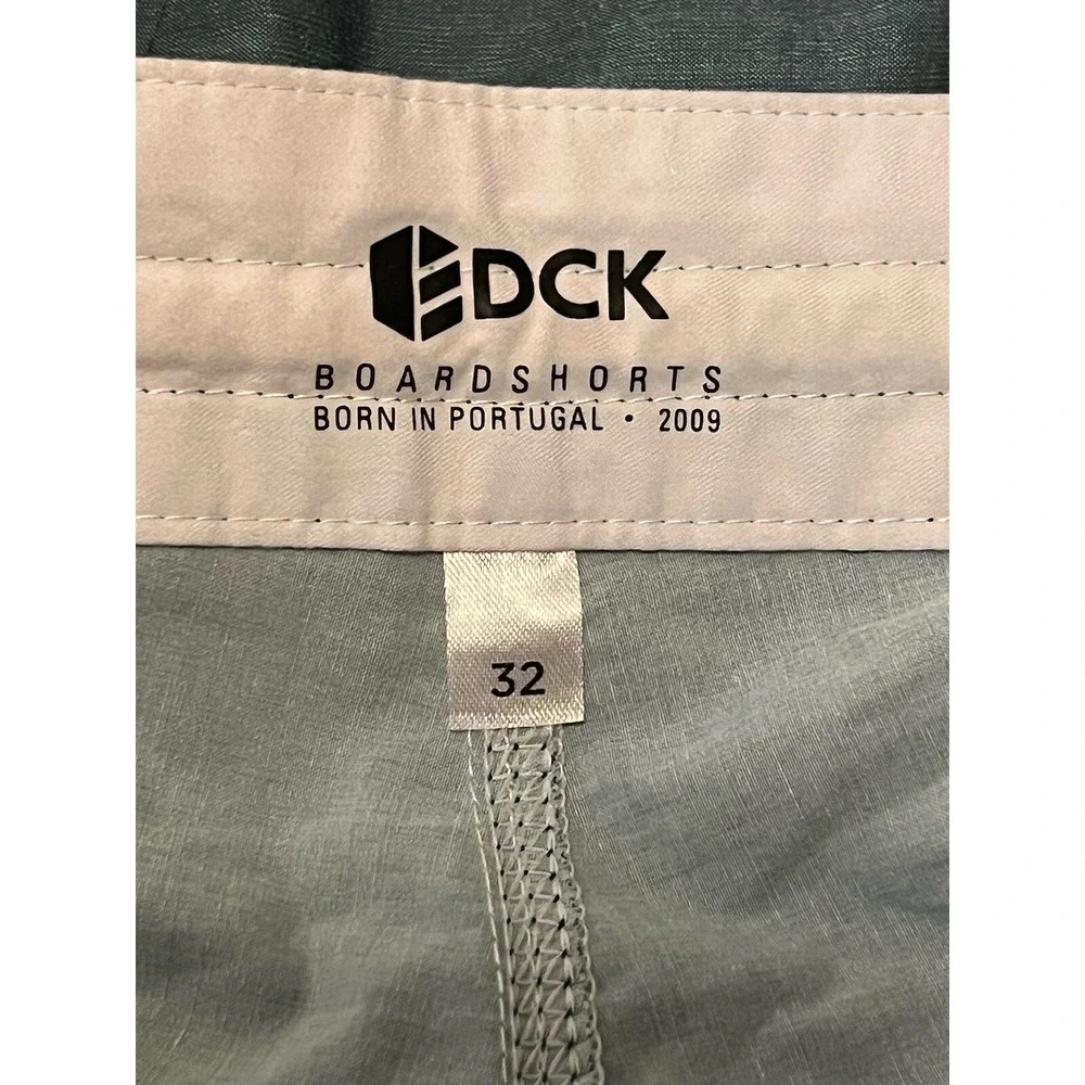 DCK Boardshorts Swim Trunks Tag 32 Meas 33 6.75